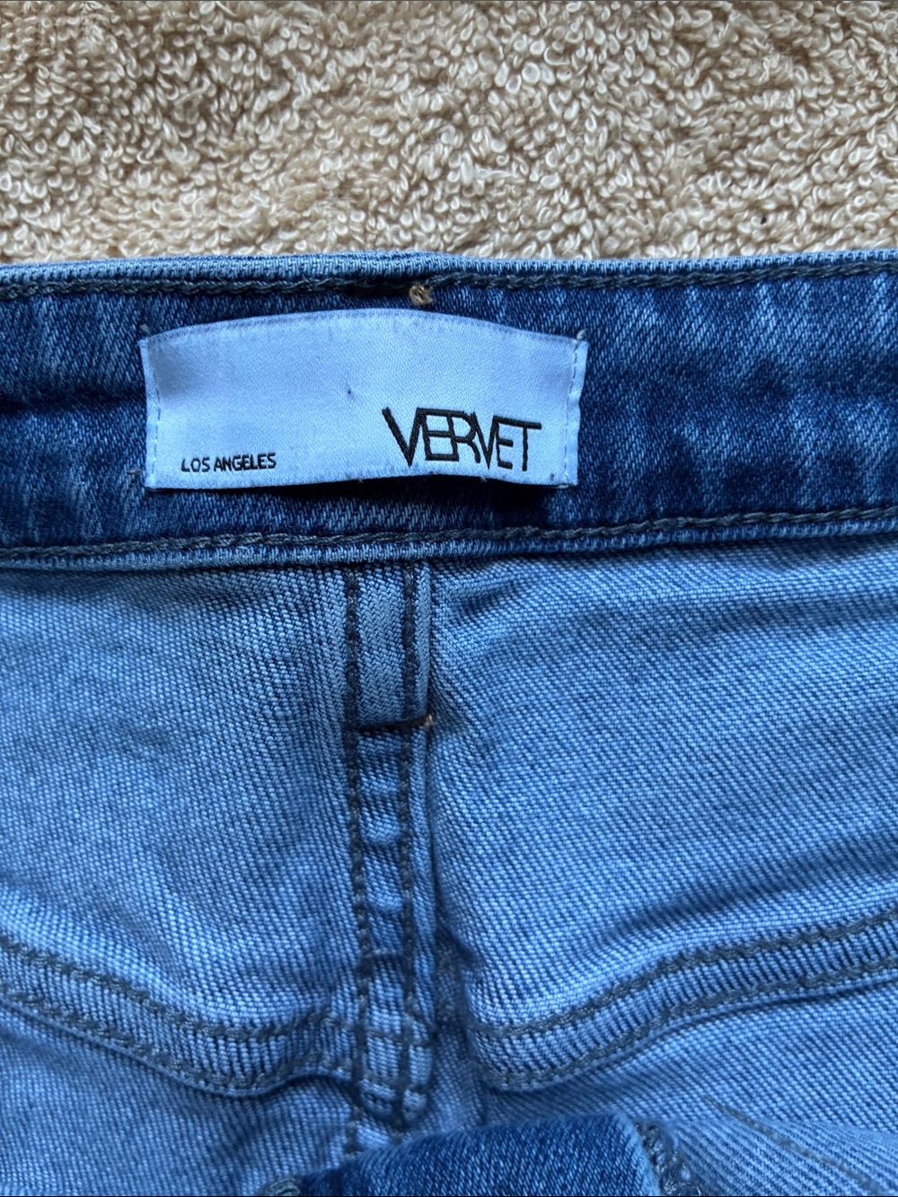 Vervet 31 Women's Distressed Blue Jeans - Picture 3 of 9